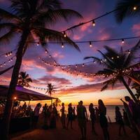 ai generiert ein Strand Party mit Palme Bäume und Licht Birne Girlanden Rahmung das Szene foto