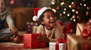 ai generiert wenig Junge Öffnung Stapel von die Geschenke und lächelnd mit Aufregung während seine Familie sieht aus auf im Freude foto