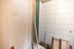 Badezimmer Abriss und Renovierung, Verlängerung, Wiederherstellung und Wiederaufbau. foto