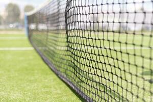 Tennis Netz und Gericht. spielen Tennis. gesund Lebensstil foto