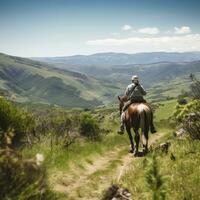 ai generiert ein Fahrer und Pferd durchqueren ein Wicklung Berg Pfad, mit atemberaubend Ansichten von Landschaft foto