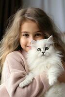 ai generiert jung Mädchen halten ein flauschige Weiß Kätzchen im ihr Waffen, beide suchen Inhalt und glücklich foto