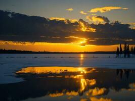 ai generiert ein Bild von ein beschwingt Sonnenuntergang Über ein heiter See, mit bunt Reflexionen schimmernd auf das Wasser mit Schnee foto