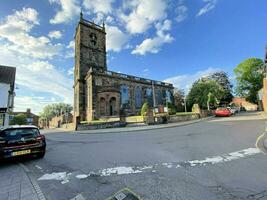 Whitchurch im Shropshire im das Vereinigtes Königreich auf 4 Juni 2021. ein Aussicht von st Alkmunds Kirche foto