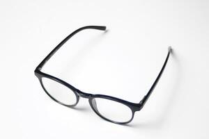 Brille isoliert auf ein Weiß Hintergrund. Brille zum Sicht und Vision Korrektur foto