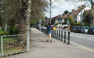 Krieg Öffentlichkeit Park von Luton Stadt, Dorf von England während kalt und sonnig Tag von April 7., 2023 foto