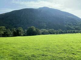 ein Aussicht von das Norden Wales Landschaft beim bettlägert auf ein sonnig Tag foto