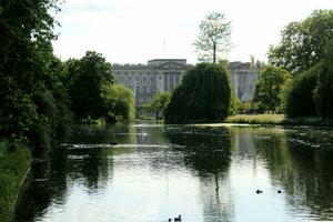 Blick auf einen See in London foto