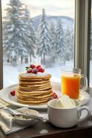 ai generiert gemütlich Wochenende Frühstück mit Pfannkuchen, Beeren, und ein Aussicht von schneebedeckt Landschaften. foto