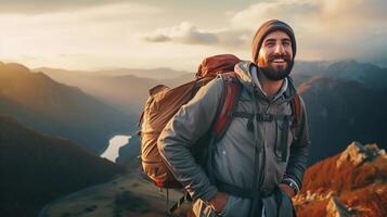 ai generiert Wirklichkeit Foto Tourist Kletterer Lächeln im das Berge wann Sie sehen ein sehr atemberaubend Aussicht