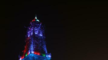 das Schwebe Turm beim Nacht. gorontalo Regentschaft Symbol foto