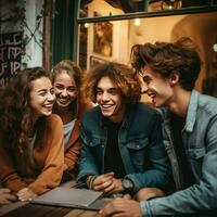 ai generiert Gruppe von jung freunde haben ein gut Zeit, gut Freunde. Spaß mal. von ein Gruppe von freunde Lachen ai generiert foto