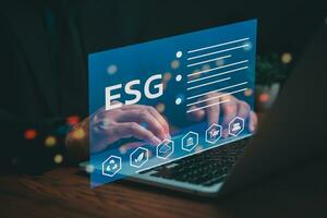 verlängerbar Technologie esg Umwelt Sozial Führung nachhaltig Geschäft Praktiken.innovativ Investition Strategien und Bericht finanziell Konzept foto