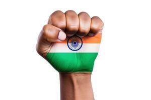 ai generiert Indien Flagge gemalt auf ein Faust, isoliert auf Weiß Hintergrund foto