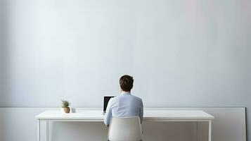 ai generiert minimalistisch Büro Raum mit Person und Schreibtisch foto