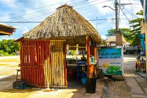 coba Quintana roo Mexiko 2023 Parkplatz Menge Shops Geschäfte Restaurants Fahrkarte Hütte Eingang coba Ruinen. foto