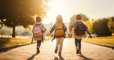 ai generiert jung Kinder mit Rucksäcke Gehen auf das Straße foto