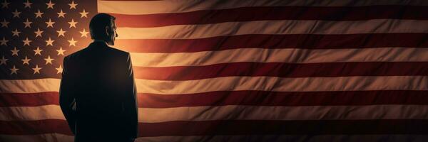 ai generiert Präsidentschaftswahl Silhouette gegen amerikanisch Flagge foto