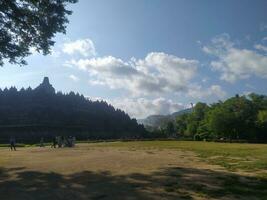 Aussicht von Borobudur Tempel, einer von das Wunder von das Welt im Indonesien foto