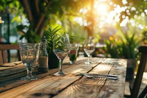 ai generiert ein Landschaft Tabelle mit Grün Pflanze Hintergrund beim ein draussen Abendessen foto