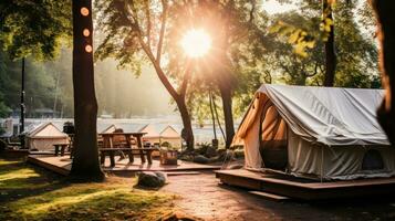ai generiert das einzigartig Tapisserie von Zelte einstellen oben im ein ruhig Campingplatz Rahmen foto