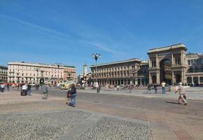 der piazza duomo platz in mailand, italien foto