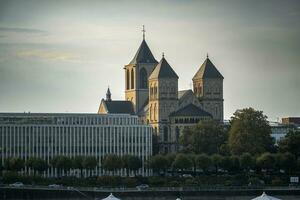 kath. kirche st. kunibert Köln foto