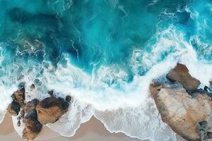 ai generiert oben Aussicht Antenne Bild von Drohne von ein atemberaubend schön Meer Landschaft Strand mit Türkis Wasser mit Kopieren Raum foto