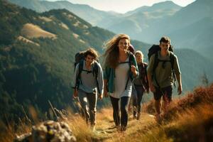 ai generiert Gruppe von freunde Wandern im Berge, ein Gruppe von freunde Wandern im das Berge im ein Tag ai generiert foto