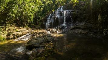 namtok salatdai Wasserfall klein Größe Wasserfall ,nakhon Nayok, Thailand foto