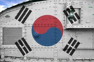 Süd Korea Flagge abgebildet auf Seite Teil von Militär- gepanzert Panzer Nahaufnahme. Heer Kräfte konzeptionelle Hintergrund foto