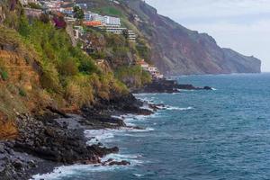Blick über die Südküste von Madeira im Osten. foto