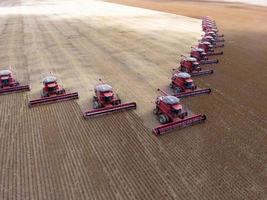 Sojabohnen-Massenernte auf einer Farm im Bundesstaat Mato Grosso, Brasilien foto