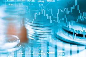 Börseninvestitionshandel mit Finanz-, Münz- und Diagrammdiagrammen oder Forex zur Analyse des Hintergrunds von Geschäftstrenddaten zur Gewinnfinanzierung.