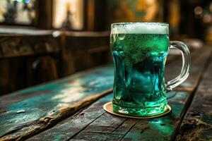 ai generiert ein Glas von Grün Bier auf ein Tabelle im ein Kneipe. st Patrick's Tag, Ferien und Feier Konzept foto