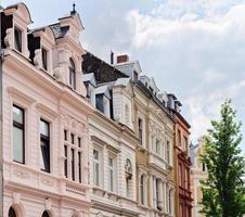 Gebäude in Köln aus dem späten neunzehnten Jahrhundert mit Pastellfarben restauriert