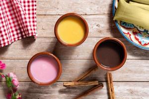 traditionelles mexikanisches Atole-Getränk foto