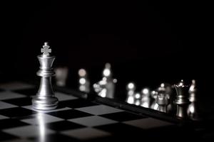 Schachbrettspiel für Wettbewerb und Strategie foto