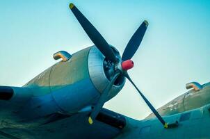 Propeller Klingen von ein alt Jahrgang Ladung Flugzeug foto