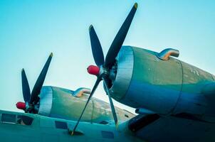 Propeller Klingen von ein alt Jahrgang Ladung Flugzeug foto