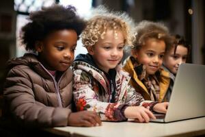 ai generiert vier Kinder versammelt um ein Laptop gefesselt durch das Bildschirm erkunden und Lernen zusammen mit Aufregung, Bildung Bilder zum Webseite foto