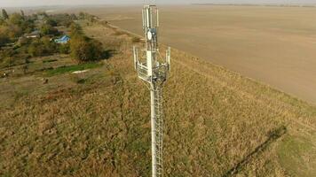 Ausrüstung zum weiterleiten zellular und Handy, Mobiltelefon Signal. zellular Turm. foto