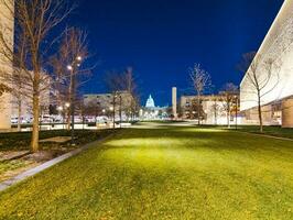 Aussicht von das Kapitol von das dwight Eisenhower Denkmal Gründen. Abend foto