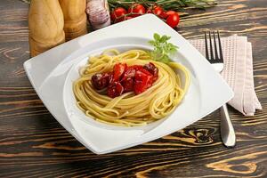 Italienisch Pasta Spaghetti mit Tomate foto
