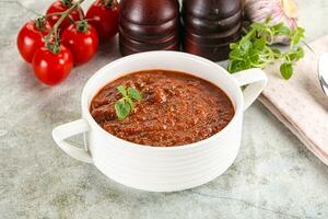 Spanisch traditionell Gazpacho Tomate Suppe foto