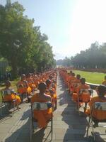 Buddhisten halt Rituale beim Borobudur Tempel foto