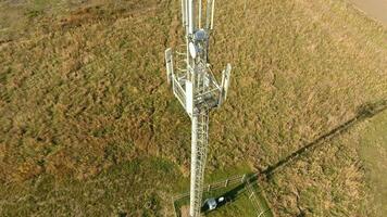 Ausrüstung zum weiterleiten zellular und Handy, Mobiltelefon Signal. zellular Turm. foto