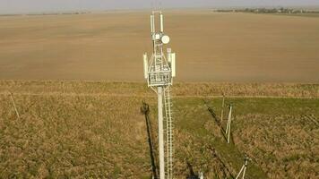 Ausrüstung zum weiterleiten zellular und Handy, Mobiltelefon Signal. zellular Turm. foto