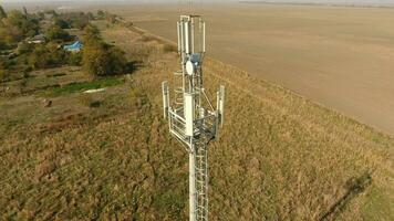 Ausrüstung zum weiterleiten zellular und Handy, Mobiltelefon Signal. zellular Turm. foto