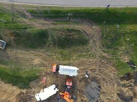 Reparatur von das Gas Pipeline Sektion Vorbeigehen durch das Wasser Kanal. Reparatur Arbeit foto